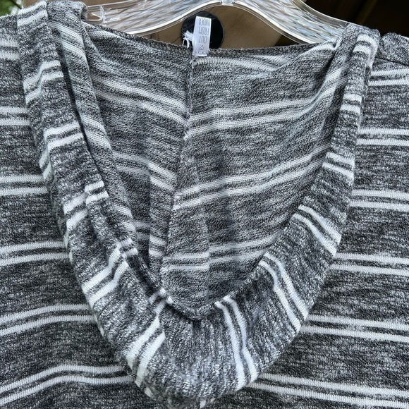 Urban Outfitters | Kangaroo Pocket | Gray/White |‎ Striped | Hoodie | Size XS/S - Picture 6 of 6